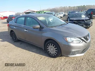 2017 Nissan Sentra S z VIN 3N1AB7AP0HY216776, wystawiony jako IAAI lot #41633506 z przebiegiem 113 457 mil mil oraz . Historia ofert i sprzedaży dostępna na DreamBid. Obrazek 1.