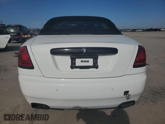 2019 Rolls-Royce Dawn z VIN SCA666D58KU118169, wystawiony jako Copart lot #86595254 z przebiegiem 20 442 mil mil oraz Szkoda całkowita • Salvage title. Historia ofert i sprzedaży dostępna na DreamBid. Obrazek 6.