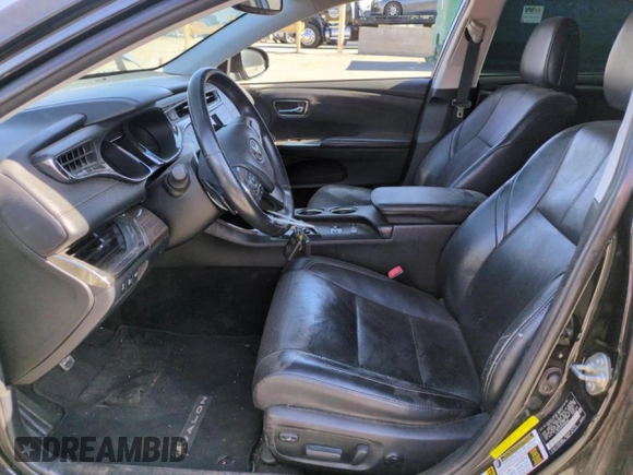 2013 Toyota Avalon XLE z VIN 4T1BK1EB1DU069566, wystawiony jako Copart lot #57236555 z przebiegiem 179 917 mil mil oraz Szkoda całkowita • Salvage title. Historia ofert i sprzedaży dostępna na DreamBid. Obrazek 7.