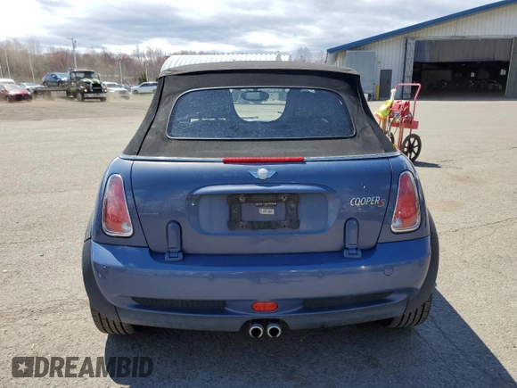 2007 MINI Convertible S z VIN WMWRH33507TL95604, wystawiony jako Copart lot #53272395 z przebiegiem 94 957 mil mil oraz Szkoda całkowita • Salvage title. Historia ofert i sprzedaży dostępna na DreamBid. Obrazek 6.