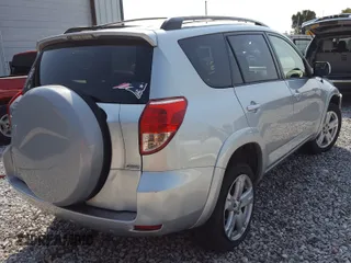 2007 Toyota RAV4 Sport with VIN JTMBD32V776051784, listed as a Copart auction lot 75918854 with 168,857 mi miles and Non Repairable. Bid and sale history available at carsss.com. Image 4.
