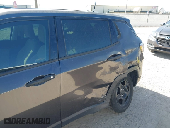 2018 Jeep Compass Sport with VIN 3C4NJCAB9JT133381, listed as a IAAI auction lot 41720816 with 26,584 mi miles. Bid and sale history available at carsss.com. Image 6.