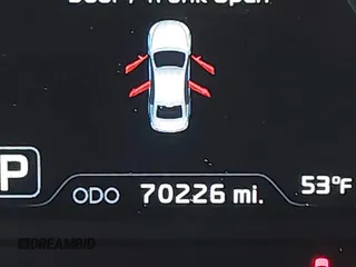 2016 Kia Cadenza Premium with VIN KNALN4D72G5209540, listed as a IAAI auction lot 41047117 with 70,226 mi miles. Bid and sale history available at carsss.com. Image 16.