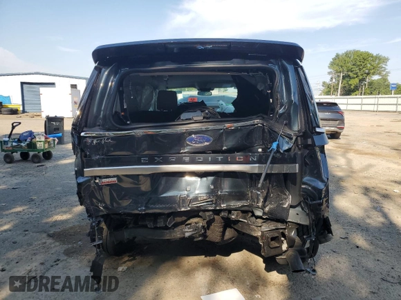 2024 Ford Expedition XLT with VIN 1FMJU1H80REA33620, listed as a Copart auction lot 60973024 with 4,443 mi miles and Salvage Title. Bid and sale history available at carsss.com. Image 6.