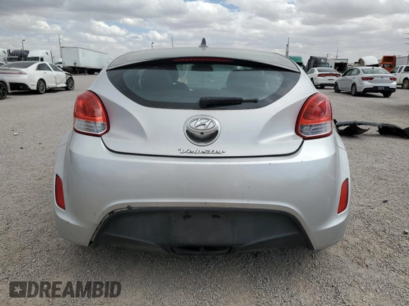 2016 Hyundai Veloster z VIN KMHTC6AD6GU298223, wystawiony jako Copart lot #54957445 z przebiegiem 92 525 mil mil oraz Czysty tytuł • Clean title. Historia ofert i sprzedaży dostępna na DreamBid. Obrazek 6.