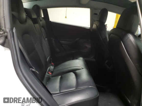 2019 Tesla Model 3 Mid Range z VIN 5YJ3E1EA9KF483725, wystawiony jako Copart lot #42035435 z przebiegiem 43 340 mil mil oraz Czysty tytuł • Clean title. Historia ofert i sprzedaży dostępna na DreamBid. Obrazek 10.