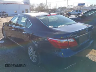 2010 Lexus LS 460 с VIN JTHCL5EFXA5005823, выставлен на аукционе IAAI как лот 41322153 с пробегом 194 886 миль миль и . История ставок и продаж доступна на DreamBid. Изображение 3.