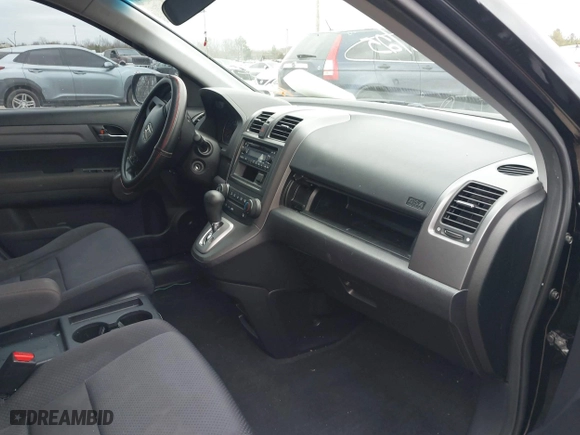 2008 Honda CR-V LX with VIN JHLRE38328C026685, listed as a IAAI auction lot 41723341 with 124,744 mi miles. Bid and sale history available at carsss.com. Image 5.