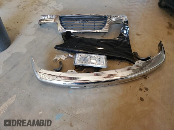 2010 GMC Canyon SLE1 with VIN 1GTJTCDE0A8101092, listed as a Copart auction lot 52311654 with 133,742 mi miles and Salvage title. Bid and sale history available at DreamBid. Image 12.