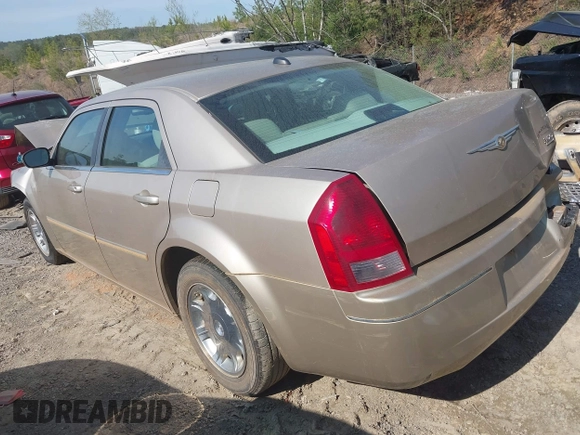 2006 Chrysler 300 Touring with VIN 2C3KA53G26H230479, listed as a IAAI auction lot 41871247 with 91,997 mi miles. Bid and sale history available at carsss.com. Image 3.
