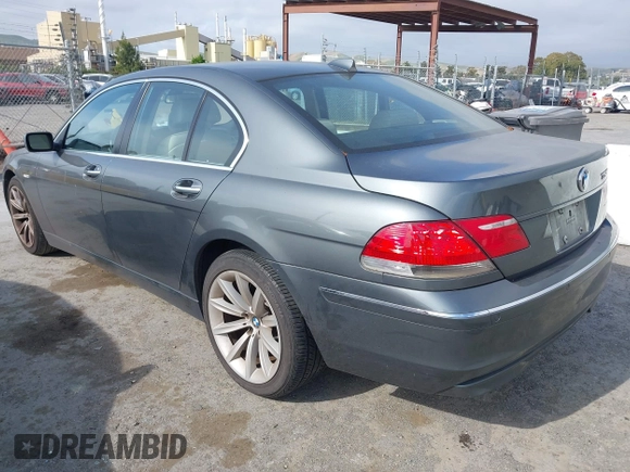 2007 BMW 7 Series 750i with VIN WBAHL83507DT08334, listed as a IAAI auction lot 42101186 with 202,353 mi miles and . Bid and sale history available at carsss.com. Image 3.