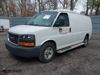 2015 GMC Savana Cargo Van with VIN 1GTW7FCF0F1908220, listed as a IAAI auction lot 41732366 with 286,698 mi miles. Bid and sale history available at carsss.com. Image 17.