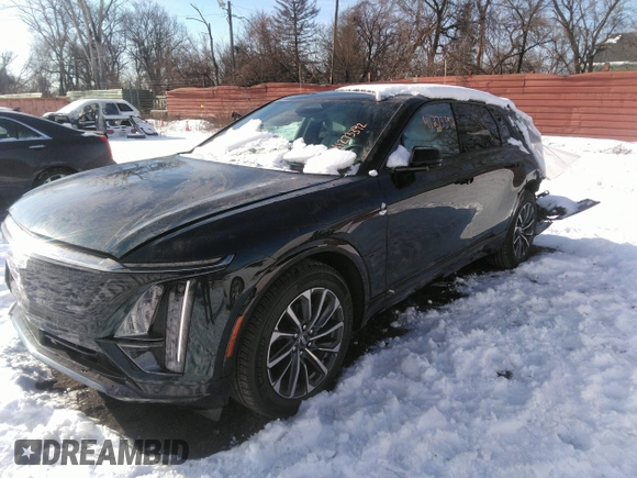 2024 Cadillac LYRIQ z VIN 1GYKPVRL8RZ128147, wystawiony jako IAAI lot #41273392 z przebiegiem 1 927 mil mil oraz . Historia ofert i sprzedaży dostępna na DreamBid. Obrazek 19.