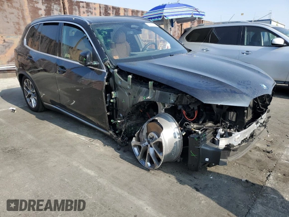 2024 BMW X5 xDrive50e with VIN 5UX43EU02R9S55904, listed as a Copart auction lot 83061374 with 0 mi miles and Salvage Title. Bid and sale history available at carsss.com. Image 4.