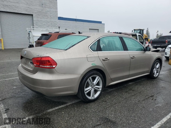 2015 Volkswagen Passat SE z VIN 1VWBV7A38FC066778, wystawiony jako Copart lot #50843015 z przebiegiem 100 790 mil mil oraz Szkoda całkowita • Salvage title. Historia ofert i sprzedaży dostępna na DreamBid. Obrazek 3.