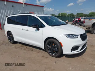 2025 Chrysler Pacifica Limited with VIN 2C4RC1GGXSR576355, listed as a IAAI auction lot 42580455 with 2,767 mi miles and . Bid and sale history available at DreamBid. Image 1.