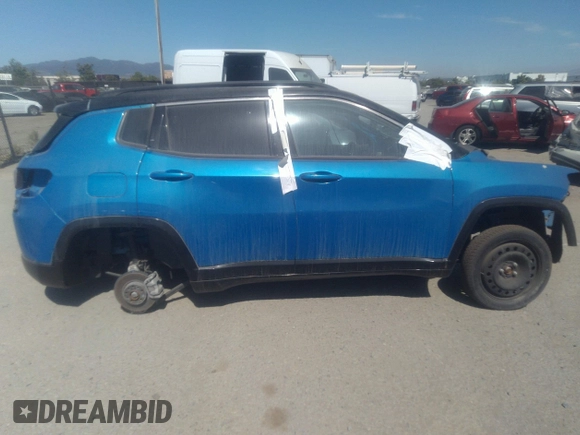 2020 Jeep Compass Latitude z VIN 3C4NJDBB7LT240954, wystawiony jako IAAI lot #37092535 z przebiegiem Nie podano mil oraz . Historia ofert i sprzedaży dostępna na DreamBid. Obrazek 13.