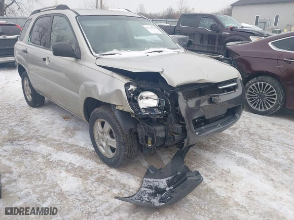 2007 Kia Sportage LX with VIN KNDJF724077301574, listed as a IAAI auction lot 41324962 with 229,597 mi miles. Bid and sale history available at carsss.com. Image 6.