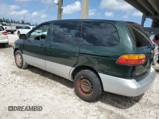 2000 Toyota Sienna CE with VIN 4T3ZF19CXYU224375, listed as a Copart auction lot 51433325 with 147,365 mi miles and Salvage Title. Bid and sale history available at carsss.com. Image 2.
