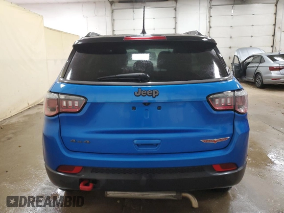 2018 Jeep Compass Trailhawk z VIN 3C4NJDDBXJT342632, wystawiony jako Copart lot #57302595 z przebiegiem 84 160 mil mil oraz Czysty tytuł • Clean title. Historia ofert i sprzedaży dostępna na DreamBid. Obrazek 6.