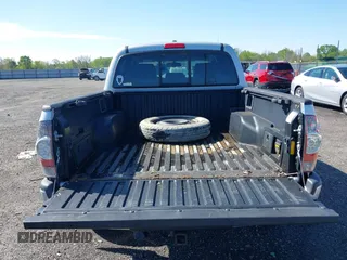 2009 Toyota Tacoma with VIN 3TMLU42N79M034075, listed as a IAAI auction lot 41954016 with 82,399 mi miles and . Bid and sale history available at DreamBid. Image 17.