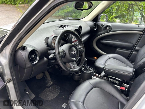 2014 MINI Countryman z VIN WMWZB3C52EWR42367, wystawiony jako Copart lot #58047615 z przebiegiem 137 221 mil mil oraz Czysty tytuł • Clean title. Historia ofert i sprzedaży dostępna na DreamBid. Obrazek 5.