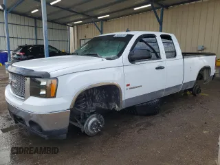 2007 GMC Sierra 1500 SLE1 with VIN 2GTEC19CX71717794, listed as a Copart auction lot 43392965 with 143,080 mi miles and Clean Title. Bid and sale history available at DreamBid. Image 1.