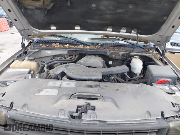 2005 Chevrolet Tahoe LT with VIN 1GNEC13T45J212286, listed as a IAAI auction lot 42704610 with 195,479 mi miles and . Bid and sale history available at DreamBid. Image 10.