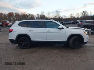 2022 Volkswagen Atlas SE z VIN 1V2KR2CA1NC555087, wystawiony jako IAAI lot #40921013 z przebiegiem 62 834 mil mil oraz . Historia ofert i sprzedaży dostępna na DreamBid. Obrazek 13.