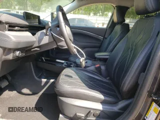 2022 Ford Mustang Mach-E Select z VIN 3FMTK1RM5NMA08890, wystawiony jako Copart lot #53342915 z przebiegiem 45 253 mil mil oraz Szkody całkowita. Historia ofert i sprzedaży dostępna na DreamBid. Obrazek 7.