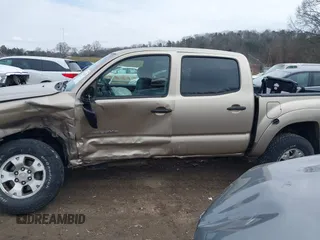 2006 Toyota Tacoma z VIN 5TELU42N76Z259191, wystawiony jako IAAI lot #41344389 z przebiegiem Nie podano mil oraz . Historia ofert i sprzedaży dostępna na DreamBid. Obrazek 13.