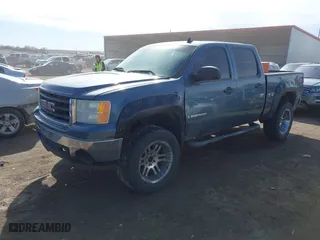 2008 GMC Sierra 1500 Work Truck with VIN 2GTEK13M281154777, listed as a IAAI auction lot 41672542 with 200,212 mi miles. Bid and sale history available at carsss.com. Image 17.