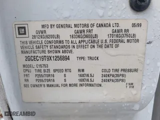 1999 Chevrolet Silverado 1500 LS with VIN 2GCEC19T9X1256894, listed as a IAAI auction lot 41526987 with 393,052 mi miles. Bid and sale history available at carsss.com. Image 9.