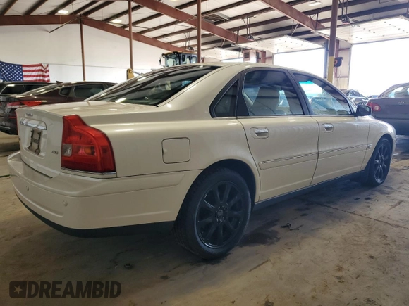 2004 Volvo S80 with VIN YV1TH59H941355562, listed as a Copart auction lot 82679234 with 128,590 mi miles and Salvage Title. Bid and sale history available at carsss.com. Image 3.