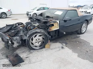 1994 Chevrolet Corvette with VIN 1G1YY32PXR5119898, listed as a IAAI auction lot 41524375 with 0 mi miles. Bid and sale history available at carsss.com. Image 2.
