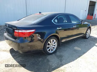 2008 Lexus LS 460 with VIN JTHBL46F885079935, listed as a IAAI auction lot 42013136 with 148,126 mi miles. Bid and sale history available at carsss.com. Image 4.