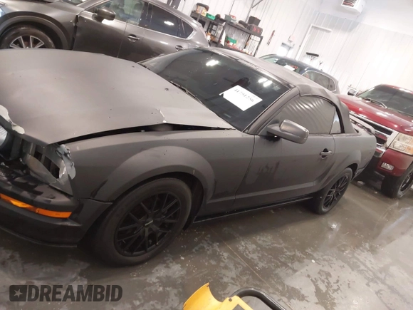 2006 Ford Mustang Standard with VIN 1ZVHT84N365266135, listed as a IAAI auction lot 41751256 with 135,621 mi miles and . Bid and sale history available at carsss.com. Image 14.