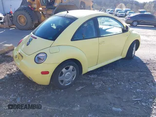 2000 Volkswagen Beetle GLS с VIN 3VWCD21C2YM498598, выставлен на аукционе IAAI как лот 41961960 с пробегом 193 228 миль миль и . История ставок и продаж доступна на DreamBid. Изображение 4.