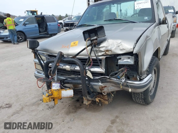 1998 Chevrolet Silverado 1500 with VIN 1GCEK14R4WZ171854, listed as a IAAI auction lot 41837257 with Not Provided miles and . Bid and sale history available at DreamBid. Image 6.