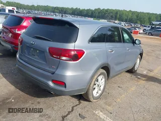 2020 Kia Sorento L with VIN 5XYPG4A33LG701186, listed as a IAAI auction lot 39941893 with 190,765 mi miles. Bid and sale history available at carsss.com. Image 4.