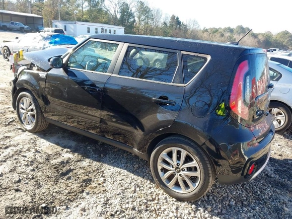 2018 Kia Soul + with VIN KNDJP3A53J7540544, listed as a IAAI auction lot 41184460 with NaN miles. Bid and sale history available at carsss.com. Image 3.