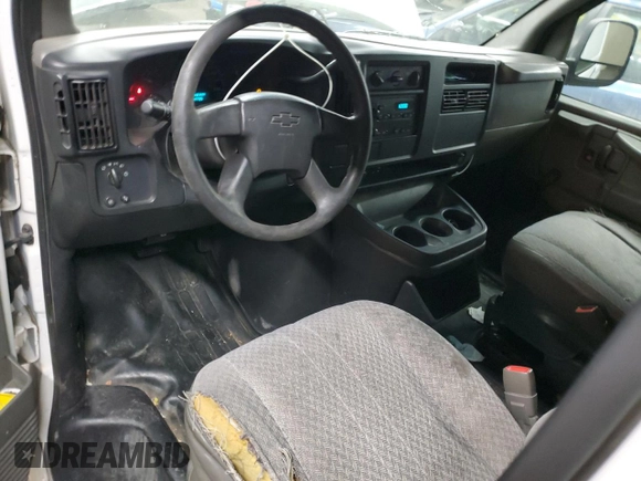 2003 Chevrolet Express Cargo with VIN 1GCGG25U831113646, listed as a Copart auction lot 43279635 with 247,735 mi miles and Clean Title. Bid and sale history available at DreamBid. Image 8.