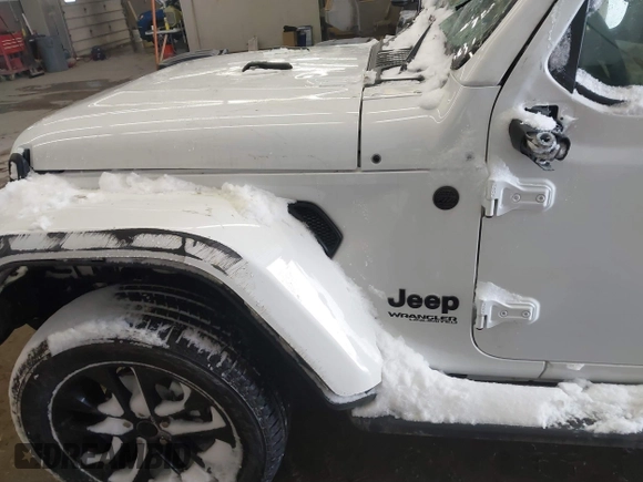 2022 Jeep Wrangler Unlimited Sahara with VIN 1C4HJXEN3NW222744, listed as a IAAI auction lot 41249285 with 43,780 mi miles and . Bid and sale history available at DreamBid. Image 18.