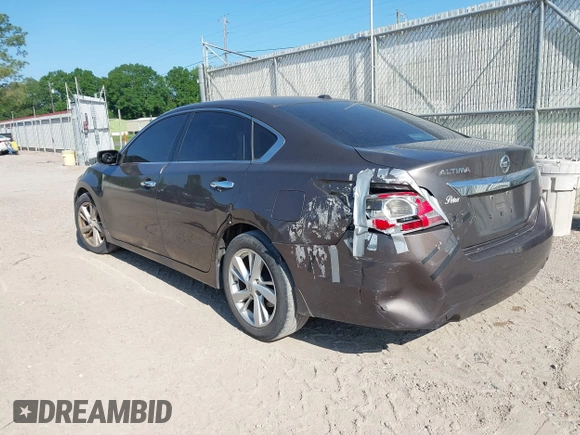 2015 Nissan Altima 2.5 S with VIN 1N4AL3AP3FC430613, listed as a IAAI auction lot 41979818 with 186,921 mi miles. Bid and sale history available at carsss.com. Image 3.