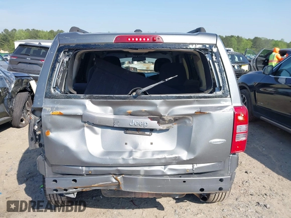 2014 Jeep Patriot Latitude with VIN 1C4NJPFA4ED535148, listed as a IAAI auction lot 42037942 with 192,493 mi miles and . Bid and sale history available at carsss.com. Image 6.