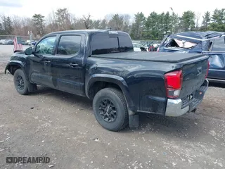 2022 Toyota Tacoma 4WD SR with VIN 3TYCZ5AN4NT092989, listed as a IAAI auction lot 41889391 with 33,362 mi miles. Bid and sale history available at carsss.com. Image 3.