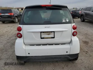 2014 Smart fortwo Pure z VIN WMEEJ3BA0EK757231, wystawiony jako Copart lot #52346105 z przebiegiem 142 976 mil mil oraz Czysty tytuł • Clean title. Historia ofert i sprzedaży dostępna na DreamBid. Obrazek 6.