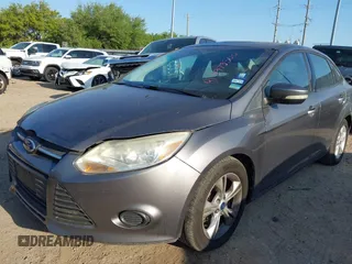2013 Ford Focus SE with VIN 1FADP3F20DL325958, listed as a IAAI auction lot 41997500 with 195,793 mi miles. Bid and sale history available at carsss.com. Image 6.