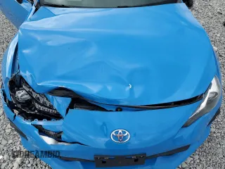 2020 Toyota 86 z VIN JF1ZNAA10L8752508, wystawiony jako Copart lot #54103985 z przebiegiem 67 479 mil mil oraz Szkoda całkowita • Salvage title. Historia ofert i sprzedaży dostępna na DreamBid. Obrazek 11.