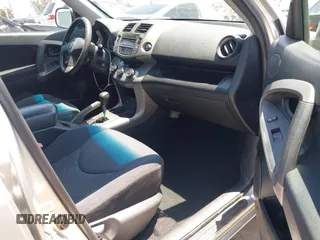 2008 Toyota RAV4 Sport z VIN JTMZK32V886014913, wystawiony jako IAAI lot #42303952 z przebiegiem 190 510 mil mil oraz . Historia ofert i sprzedaży dostępna na DreamBid. Obrazek 5.